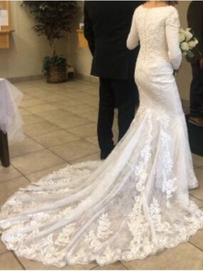 Elegant Off-White Lace Long-Sleeve Mermaid Wedding Dress - $1000.00 FIRM.
